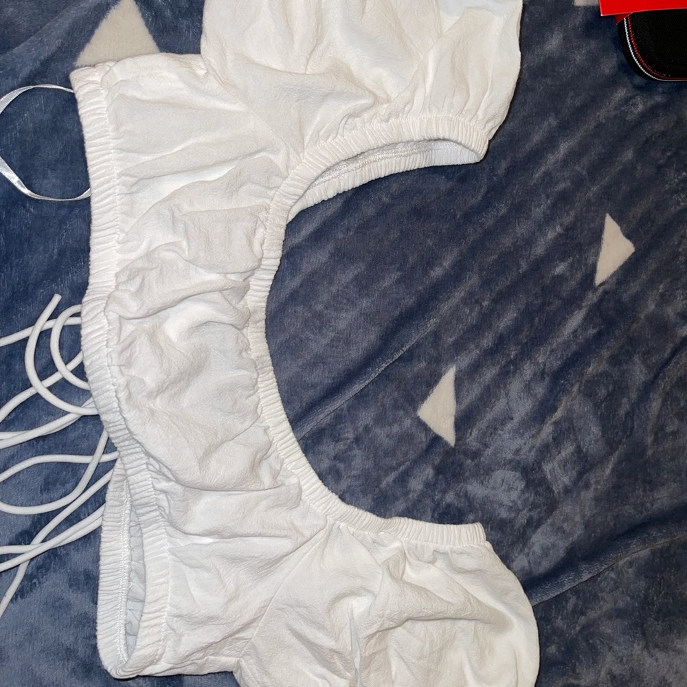 White puffer sleeve shein crop top